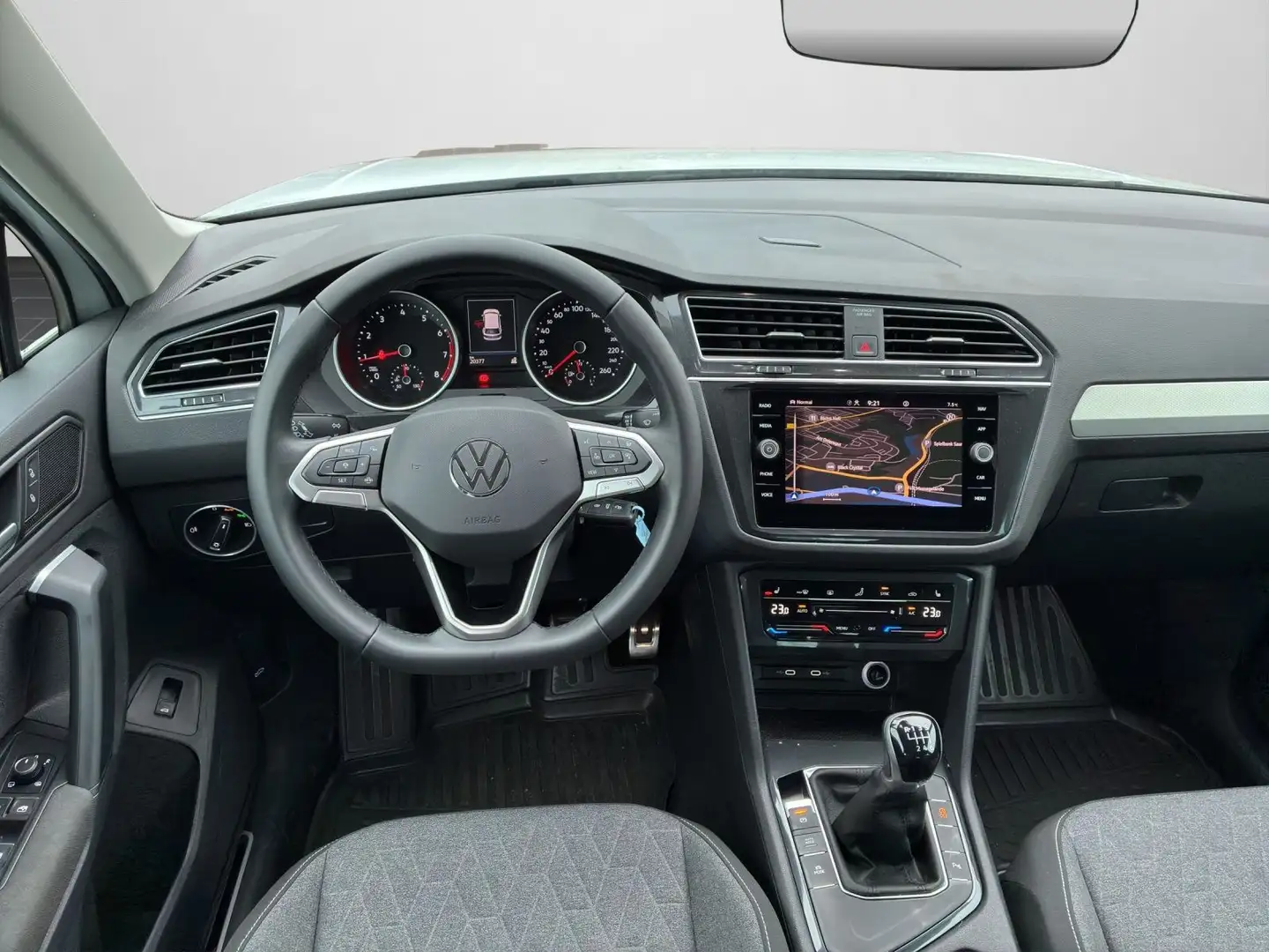 Volkswagen Tiguan MOVE 1.5 TSI NAVI LED REAR VIEW APP CONNE Weiß - 2