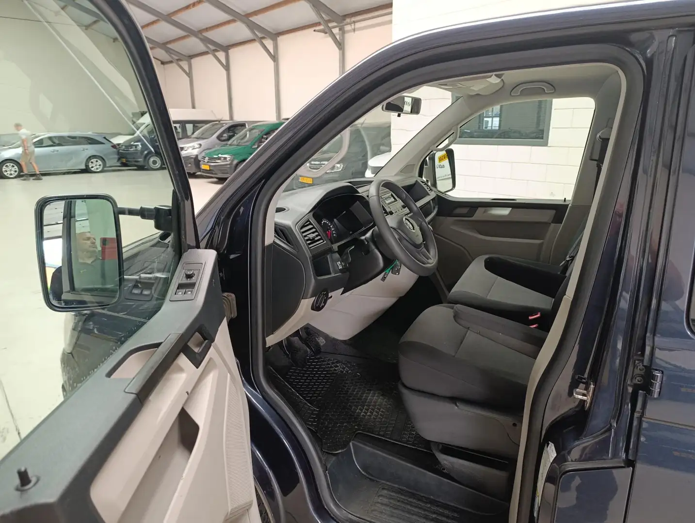 Volkswagen T6 Transporter 2.0 TDI L2H1 DC 4Motion Comfortline 4x4 | 6 persoo Blauw - 2