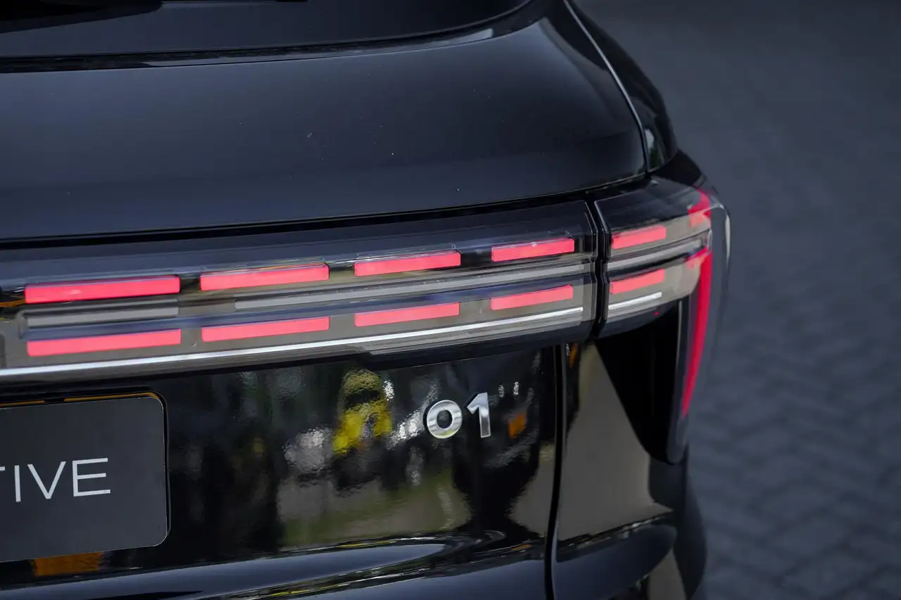 Lynk & Co 01