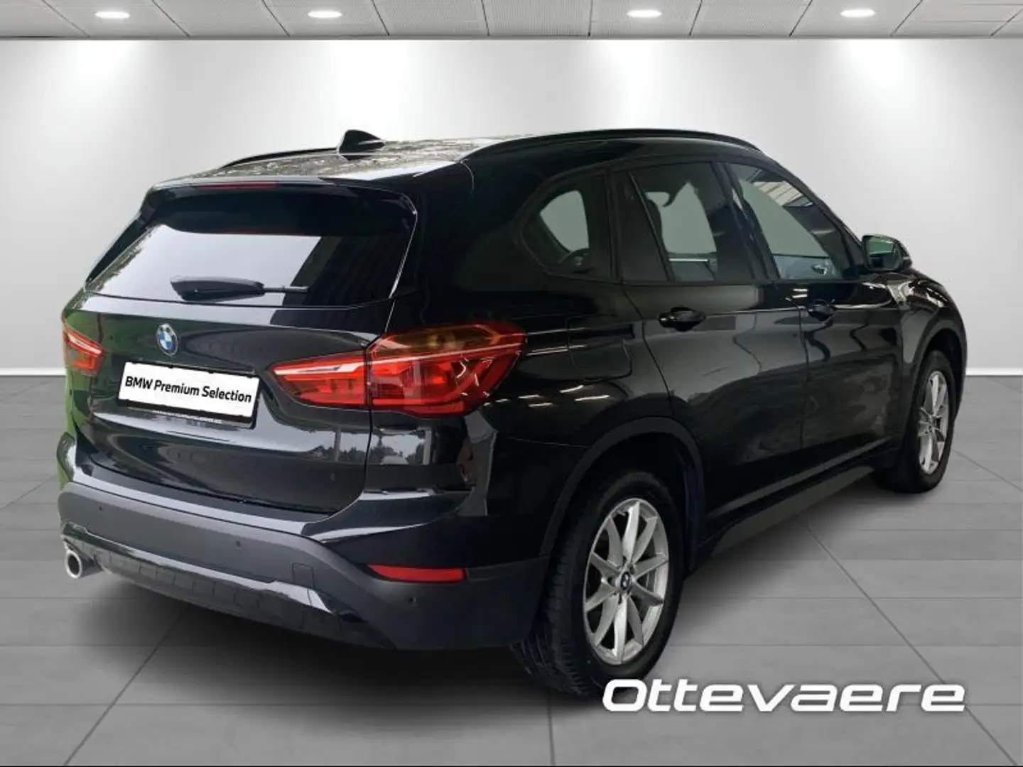 BMW X1 sDrive 18i Zwart - 2