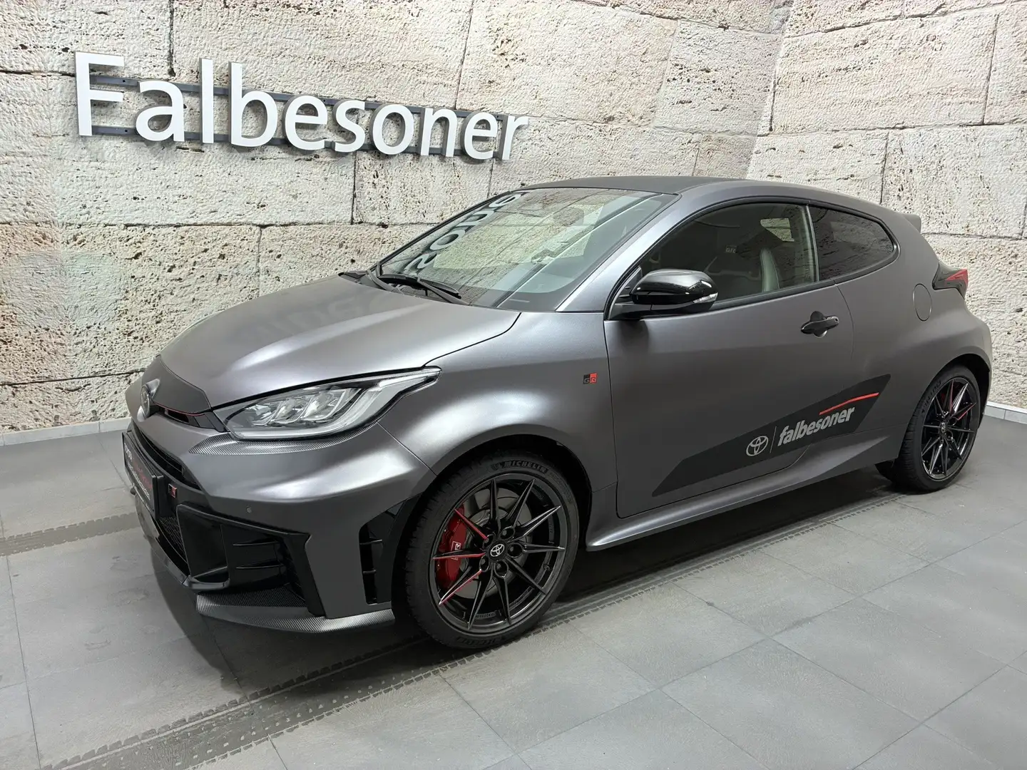 Toyota Yaris GR High Performance "Edition 90" Grau - 2