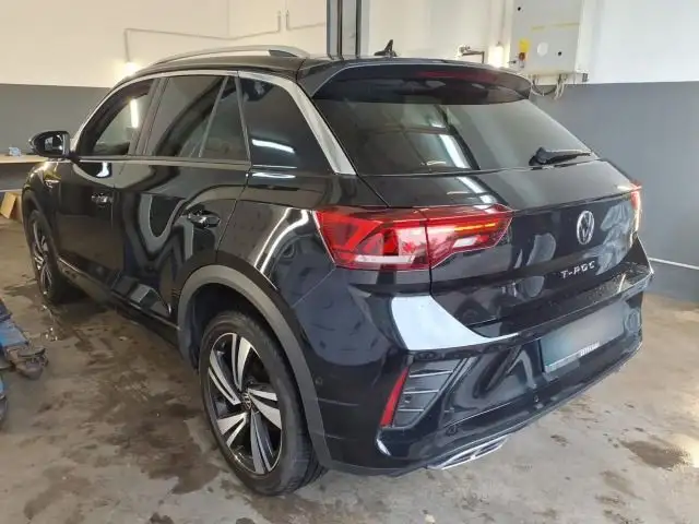 Volkswagen T-Roc view 4