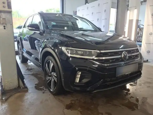 Volkswagen T-Roc view 2