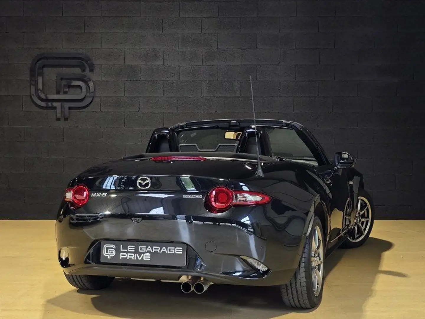 Mazda MX-5 1.5 SKYACTIV-G 132CH EXCLUSIVE-LINE Zwart - 2