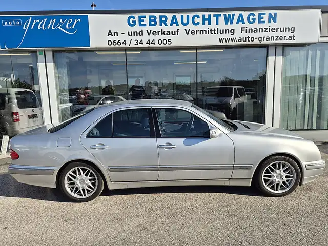 Mercedes-Benz 200