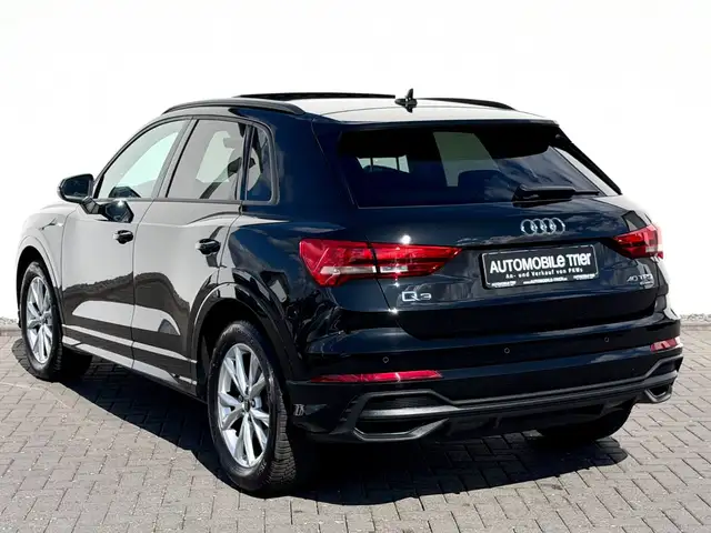 Audi Q3 view 7