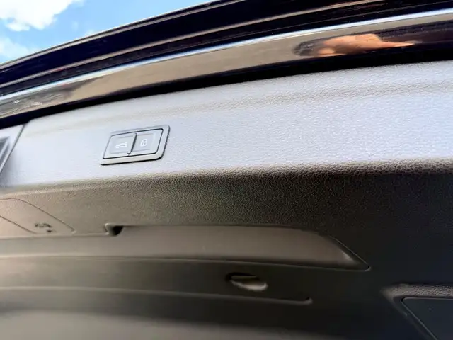 Audi Q3 view 20
