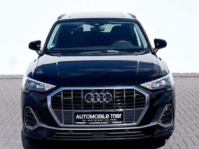 Audi Q3 view 2