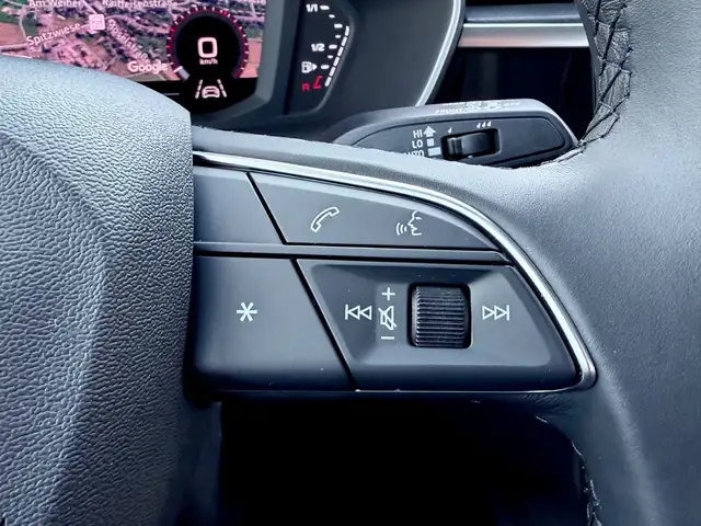 Audi Q3 view 17