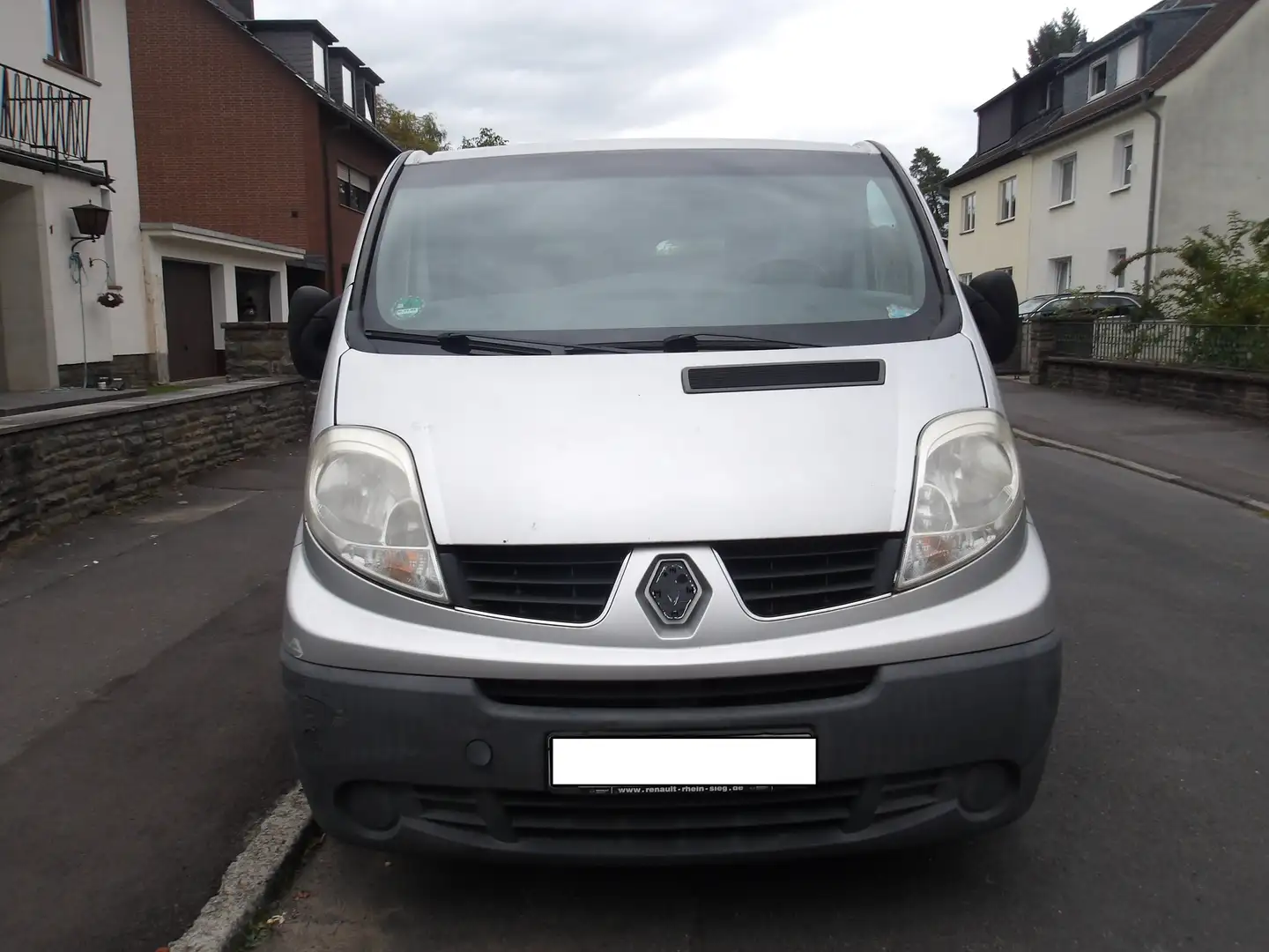 Renault Trafic Trafic 2.0 dCi Silber - 1