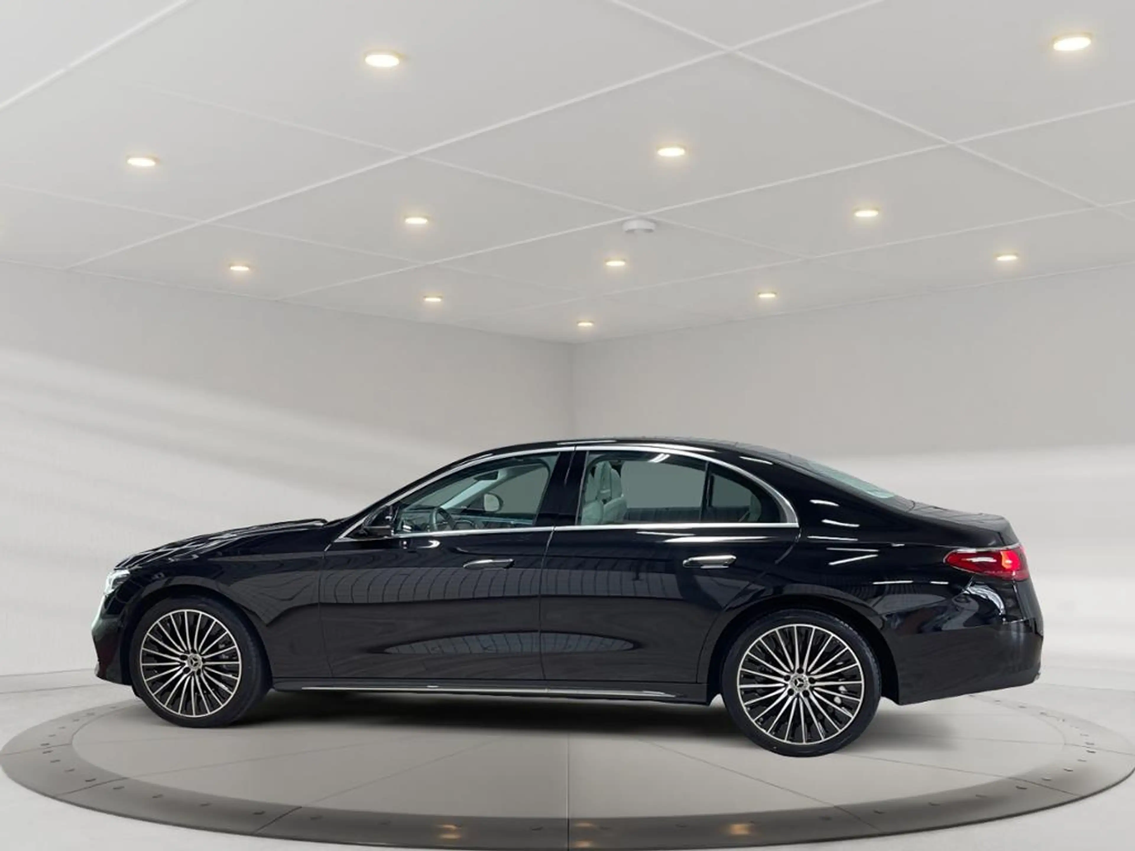 Mercedes-Benz E 450 d 4matic Exclusive Pano+AIRMAT+Burm+Sitzkl — photo 4