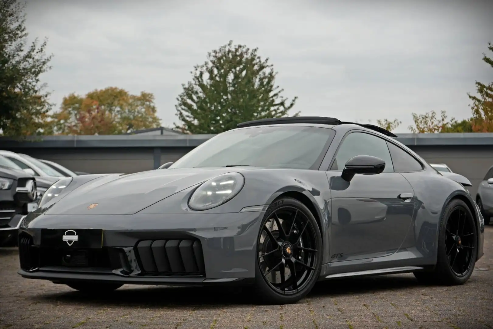 Porsche 911 Carrera 4 GTS/LIFT/360/BOSE/MATRIX Grau - 2
