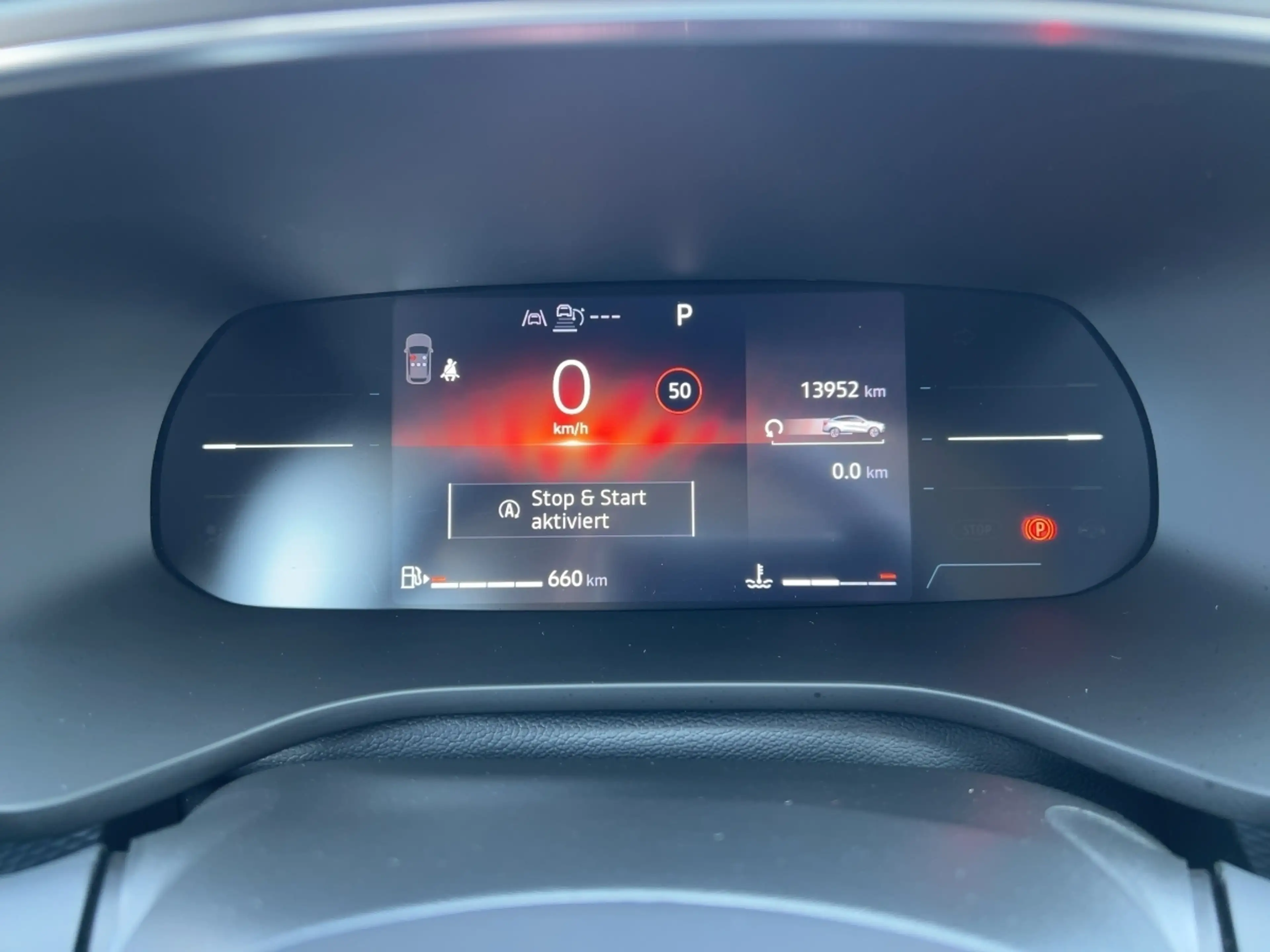 Renault Arkana EVOLUTION TCe 140 EDC RÜCKFAHRKAMERA — photo 13