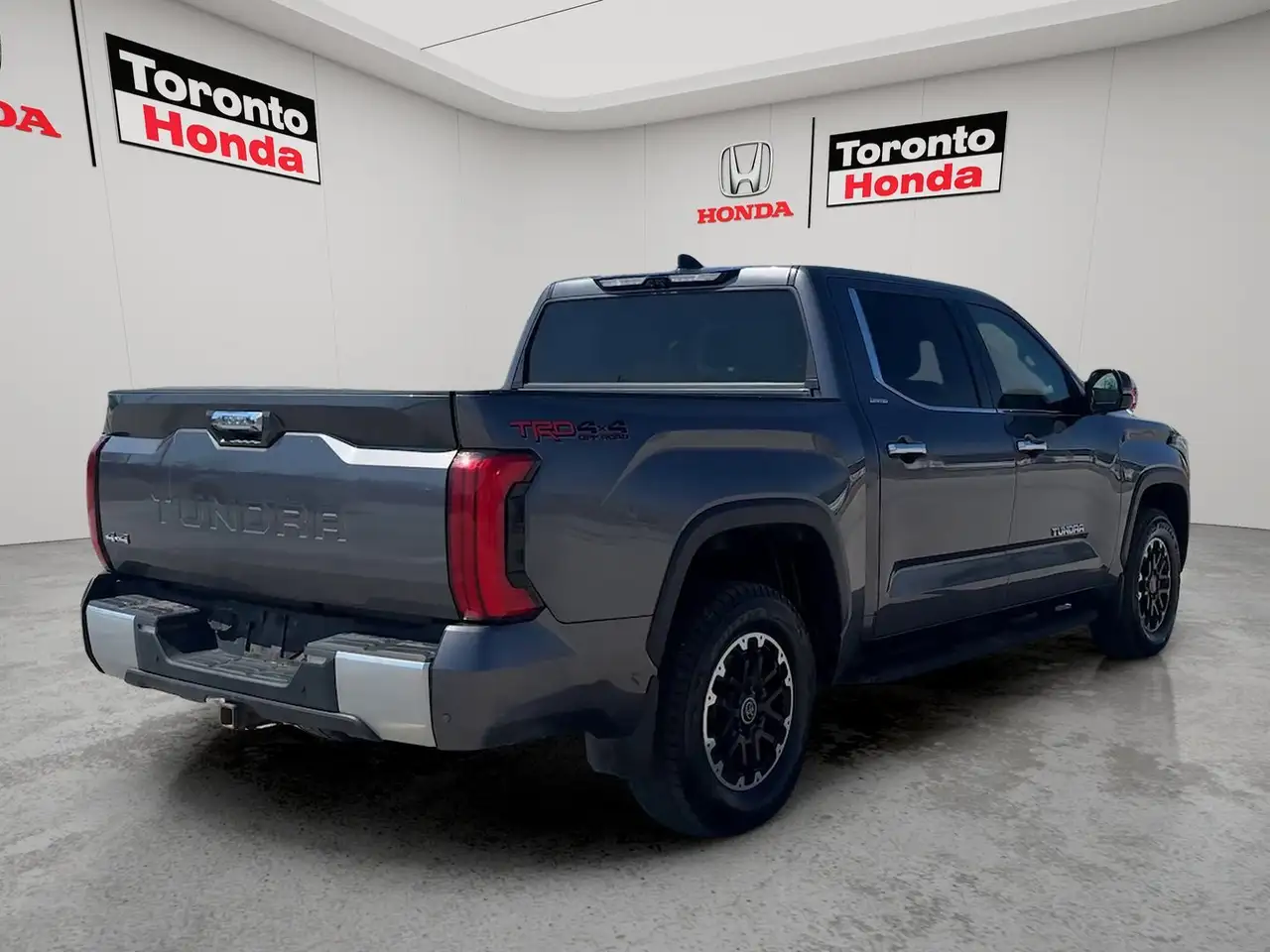 Toyota Tundra снимка Toyota Tundra