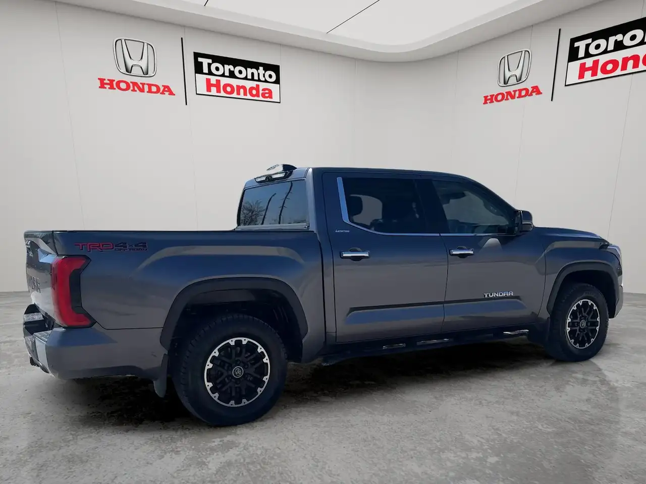 Toyota Tundra снимка Toyota Tundra