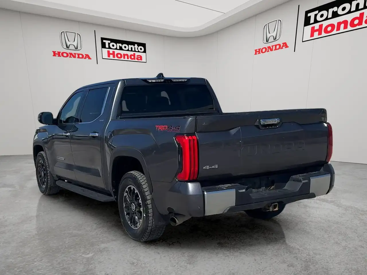 Toyota Tundra снимка Toyota Tundra