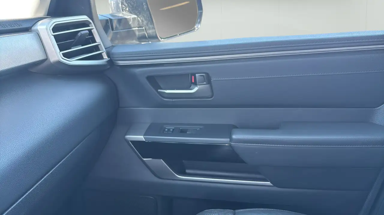 Toyota Tundra снимка Toyota Tundra