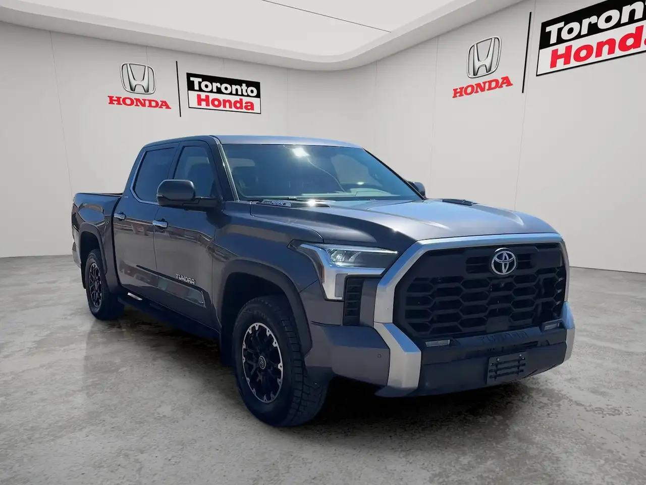 Toyota Tundra снимка Toyota Tundra