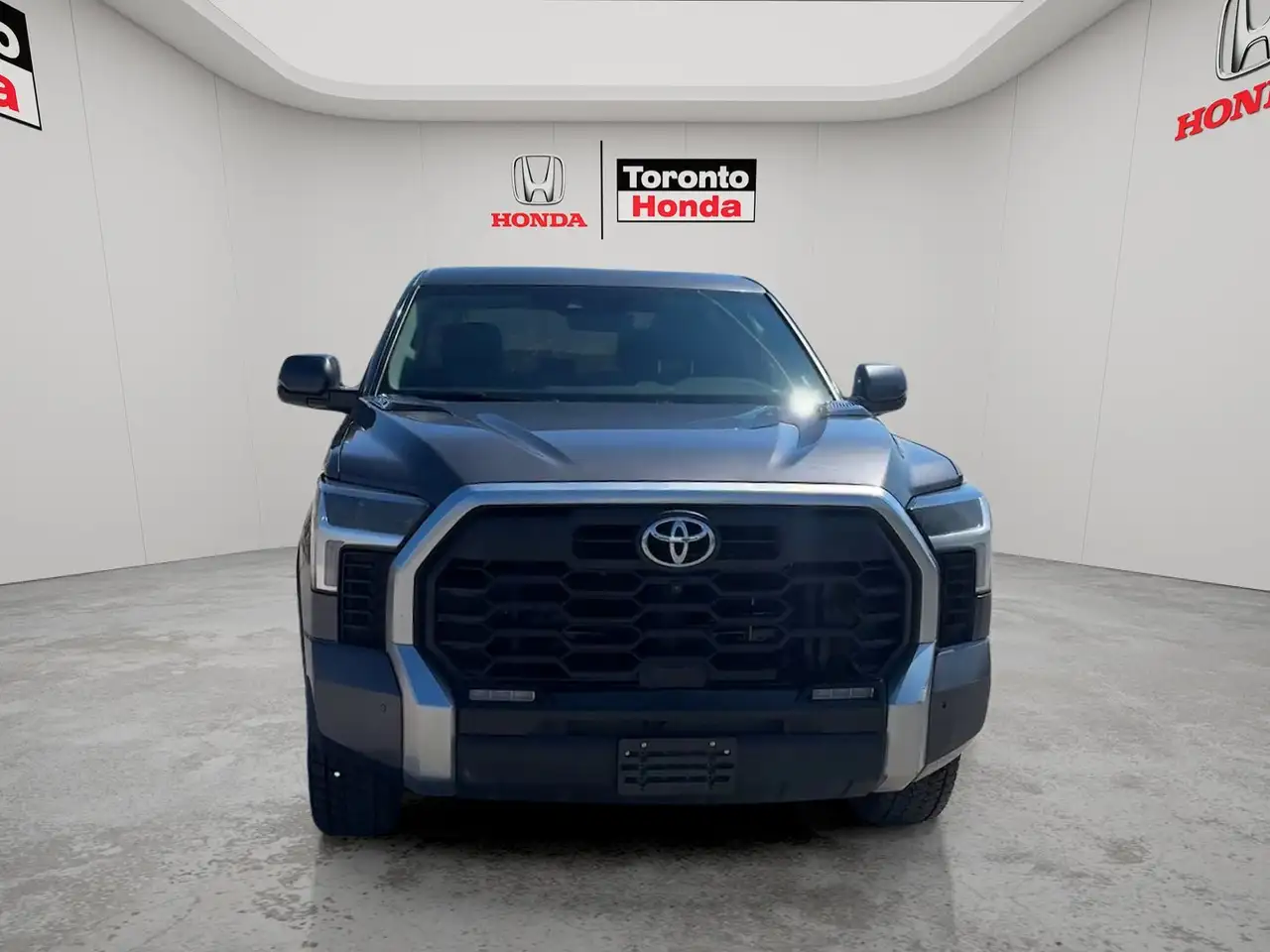 Toyota Tundra снимка Toyota Tundra