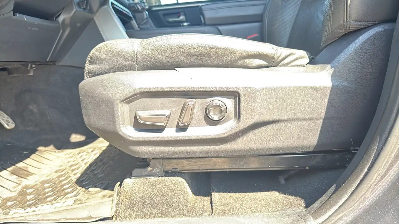 Toyota Tundra снимка Toyota Tundra