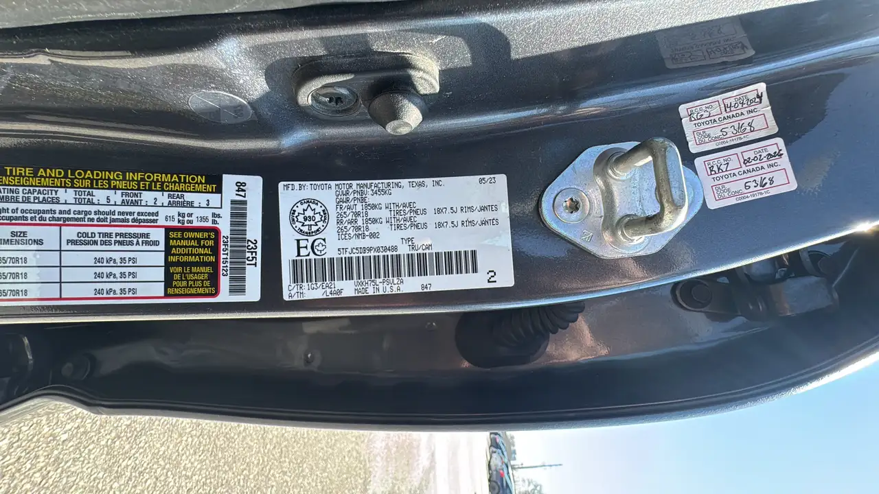 Toyota Tundra снимка Toyota Tundra