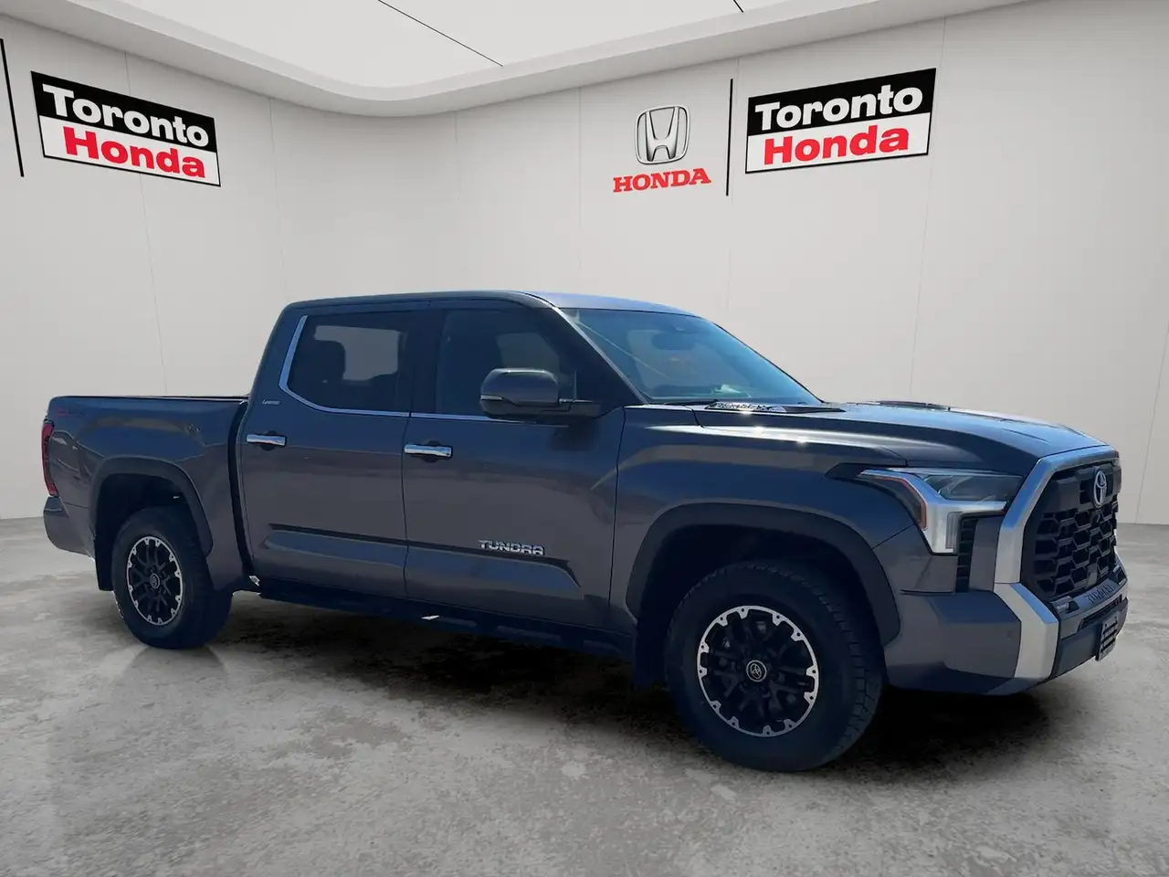 Toyota Tundra снимка Toyota Tundra