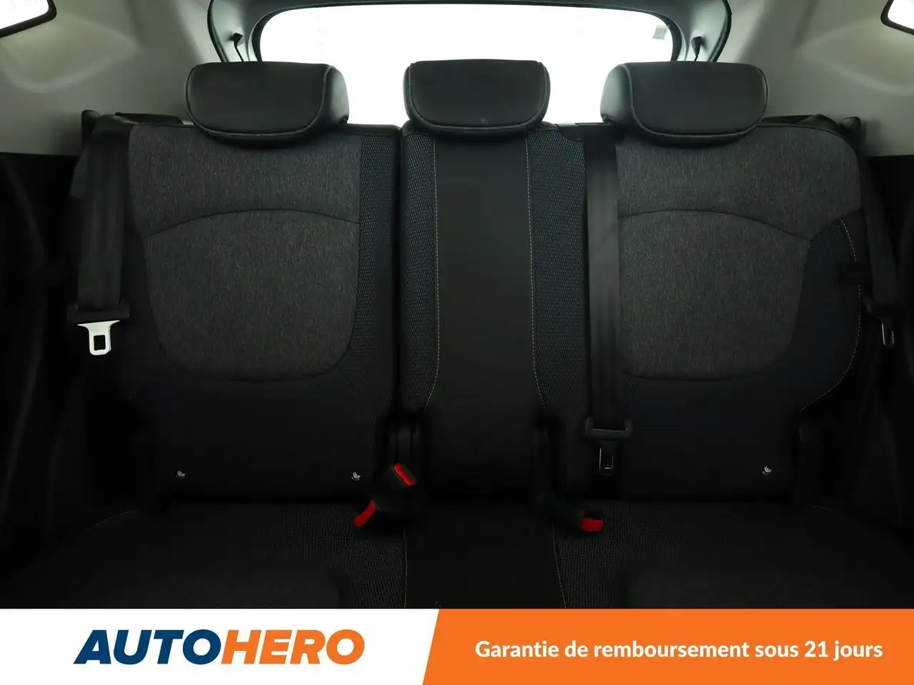 Renault Captur — photo 15
