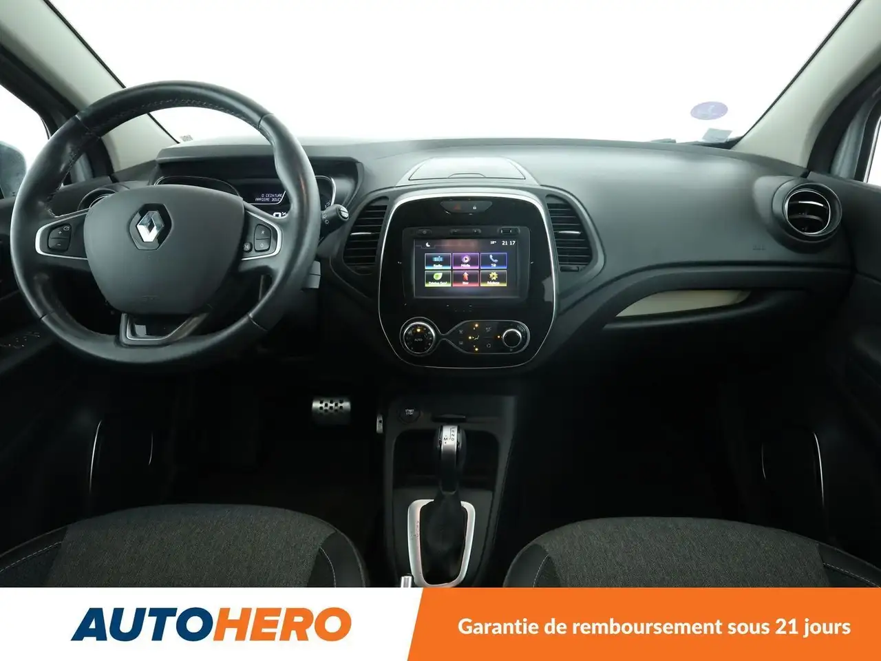 Renault Captur — photo 12