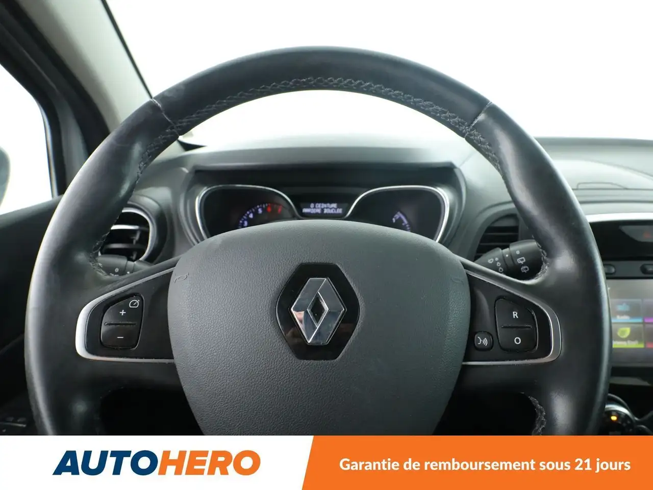 Renault Captur — photo 19