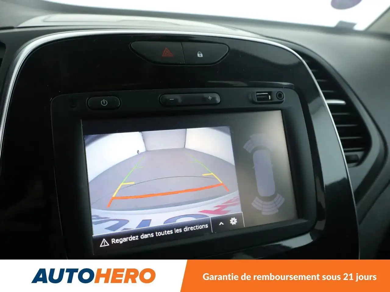 Renault Captur — photo 24