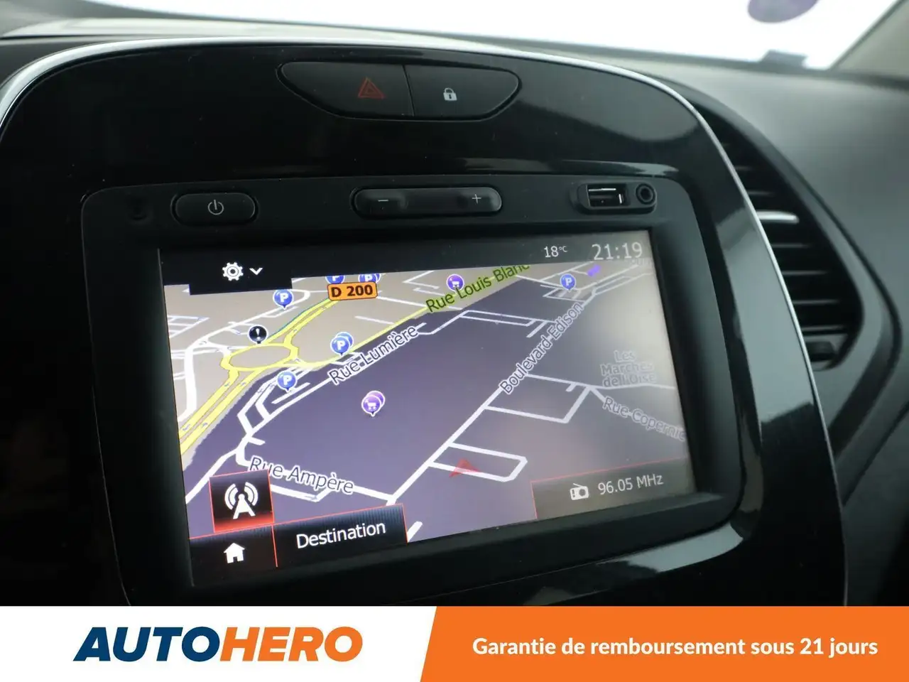 Renault Captur — photo 23