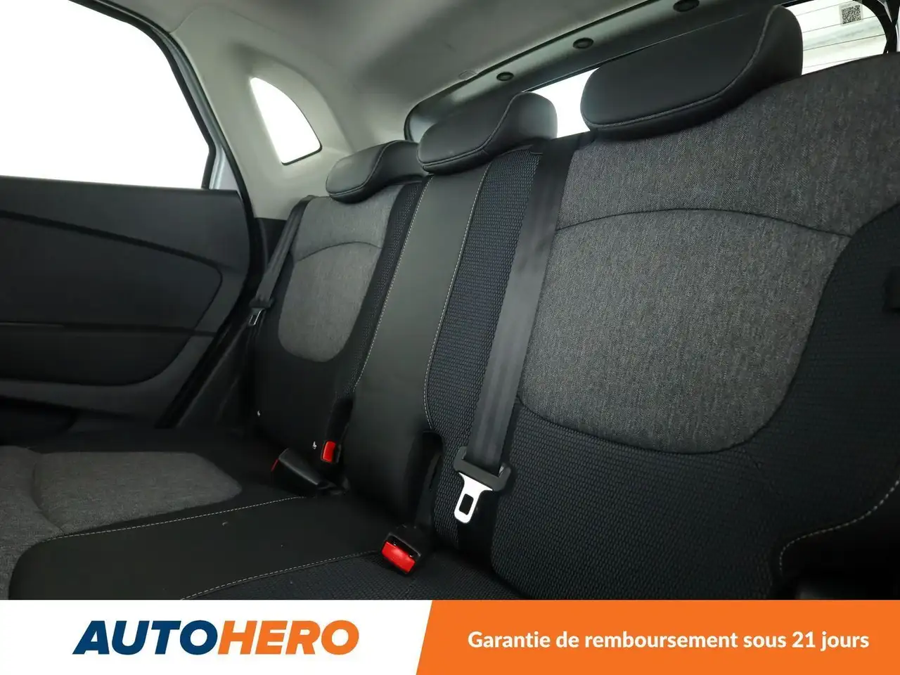 Renault Captur — photo 14