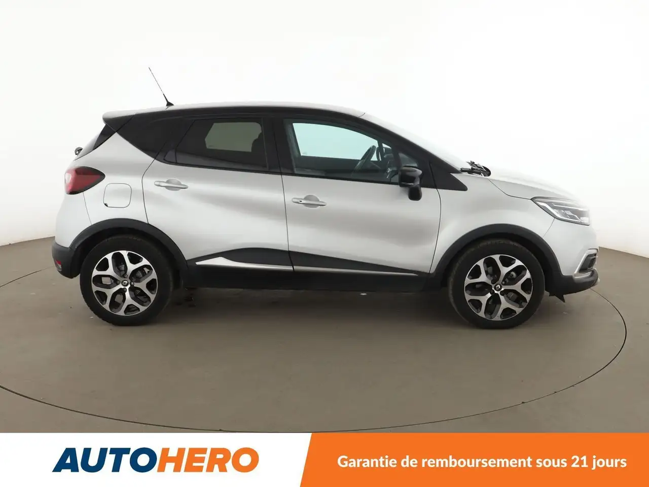 Renault Captur — photo 7