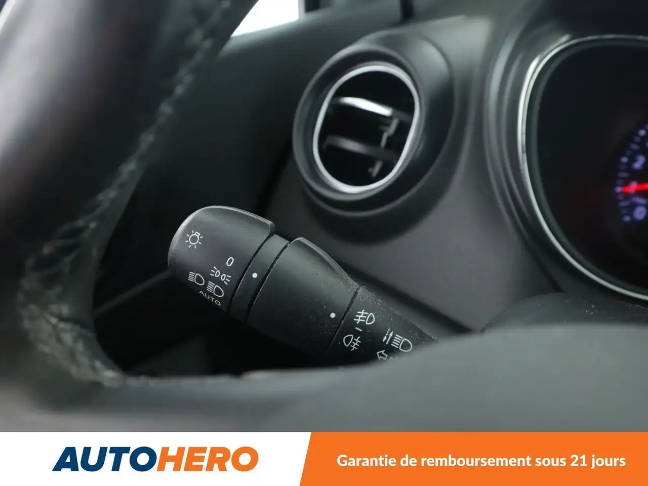 Renault Captur — photo 28
