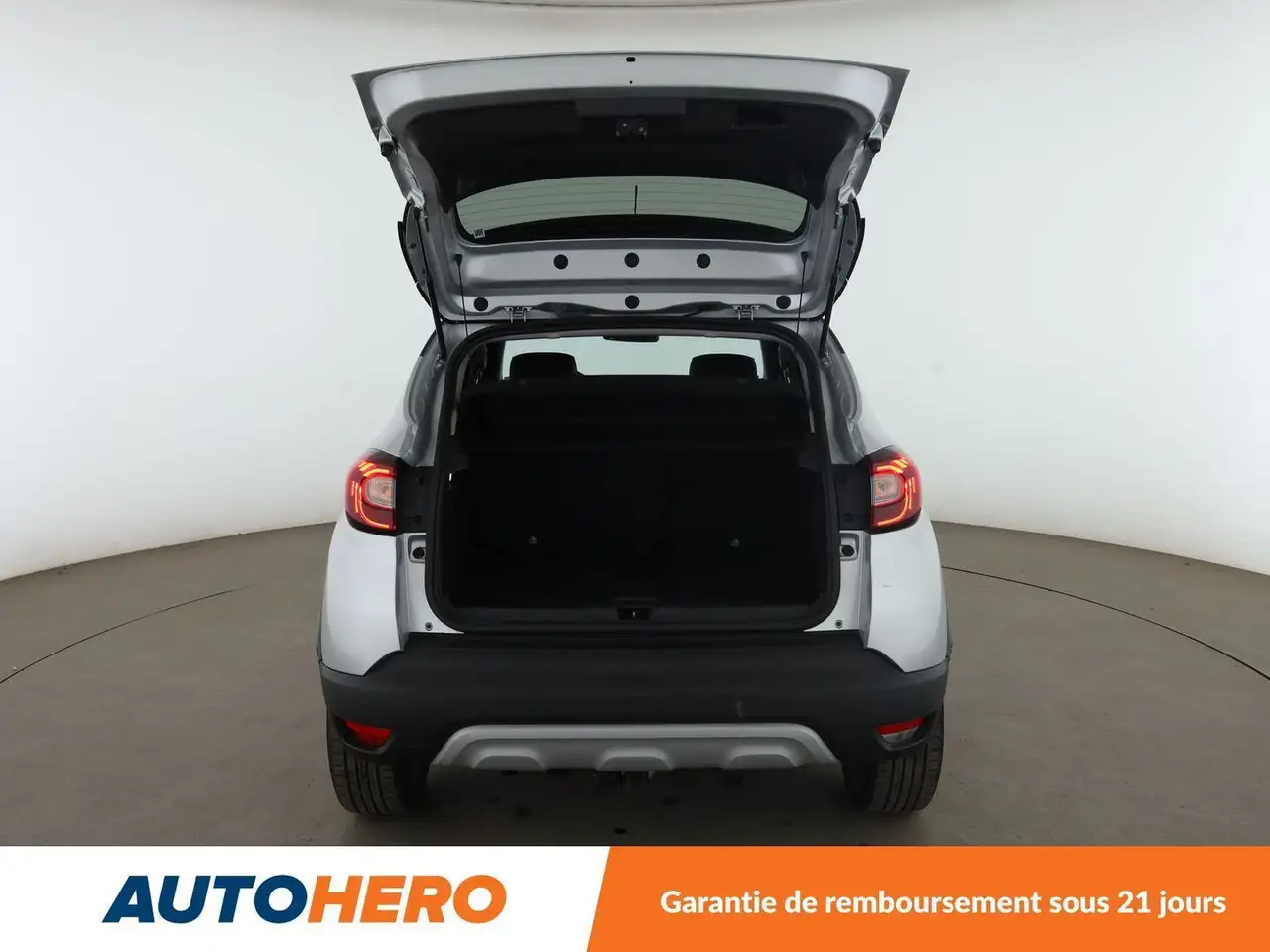 Renault Captur — photo 16