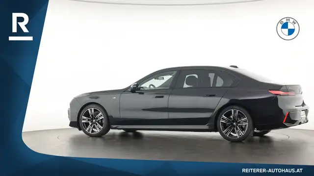 BMW 7 Series view 7