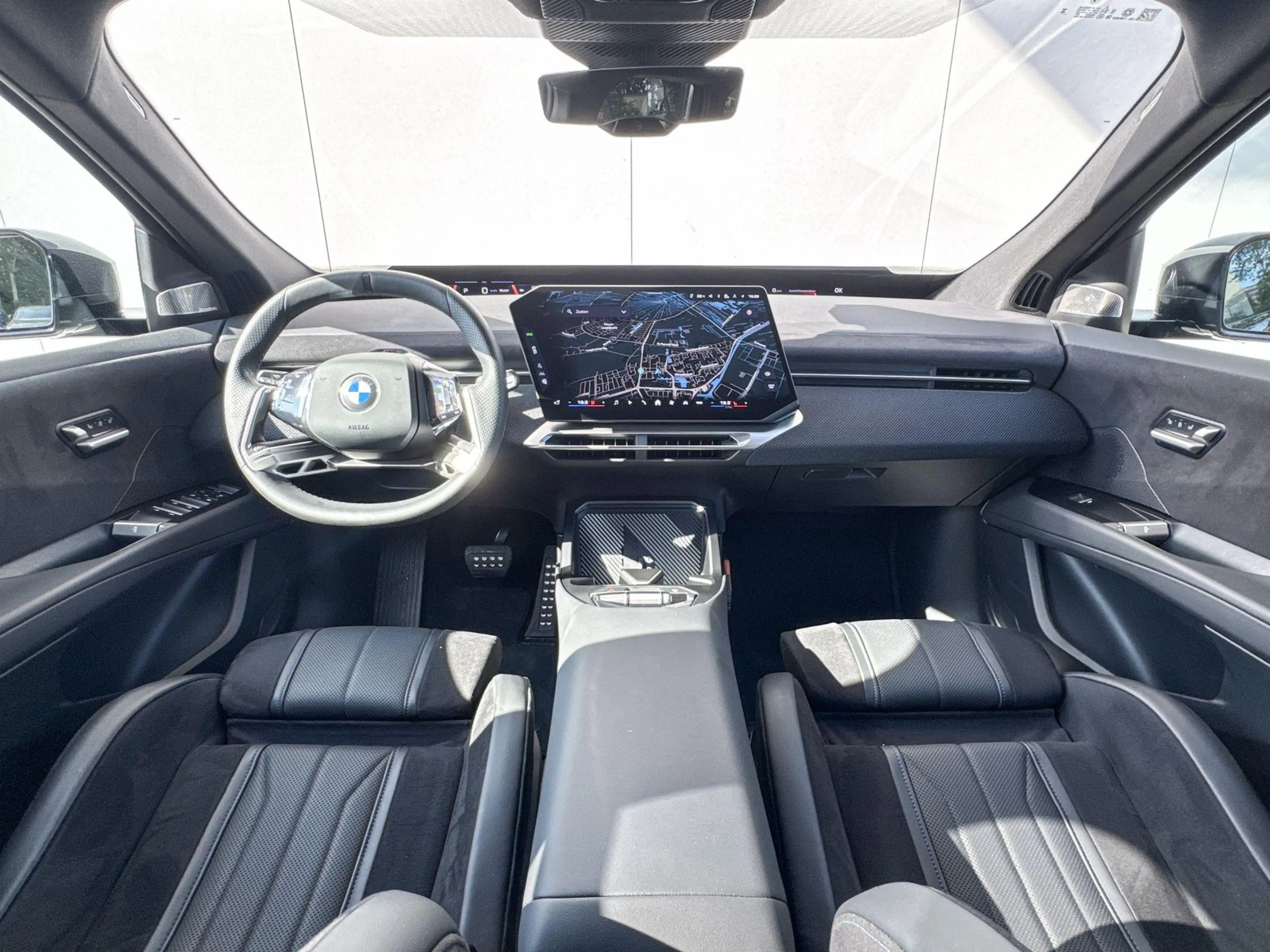 BMW iX3 50 xDrive M-Sport Pro / Glazen Dak / Parking Prof — photo 13