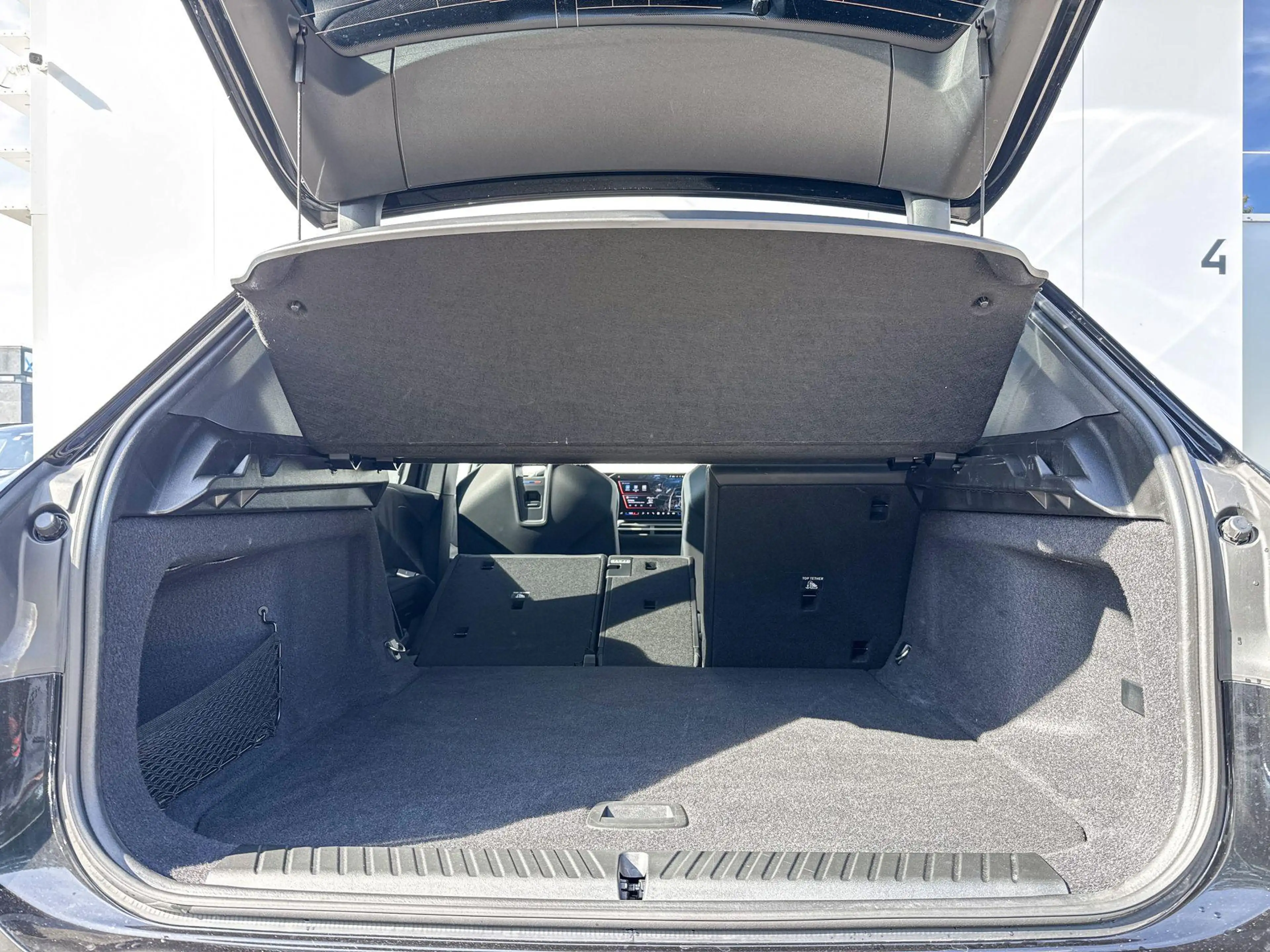 BMW iX3 50 xDrive M-Sport Pro / Glazen Dak / Parking Prof — photo 11
