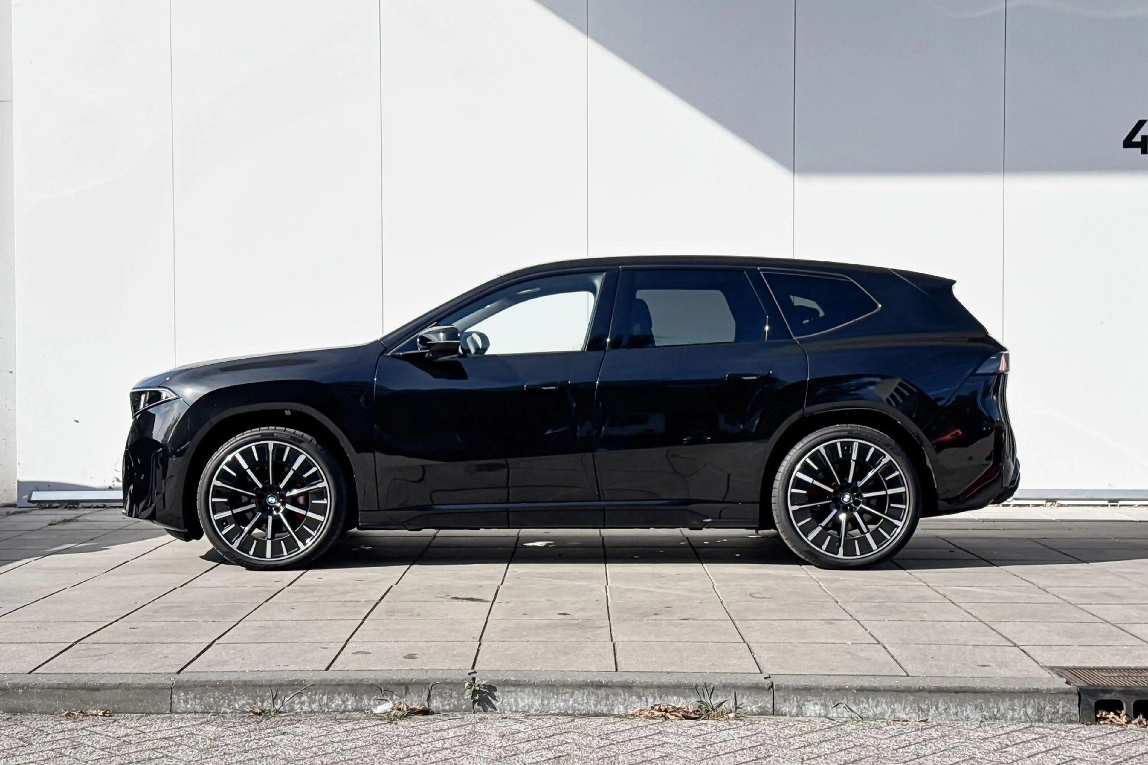 BMW iX3 50 xDrive M-Sport Pro / Glazen Dak / Parking Prof — photo 2