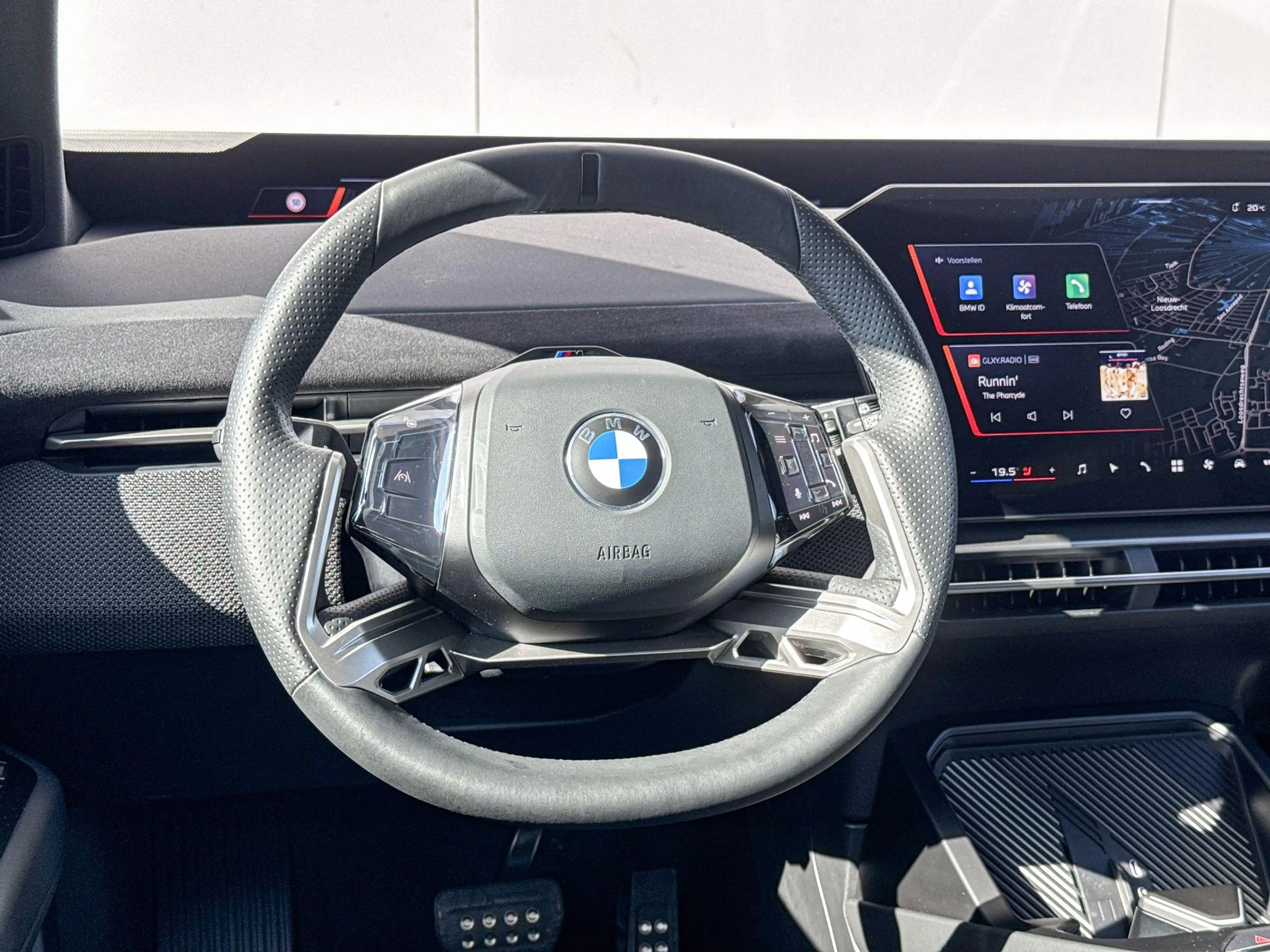 BMW iX3 50 xDrive M-Sport Pro / Glazen Dak / Parking Prof — photo 14