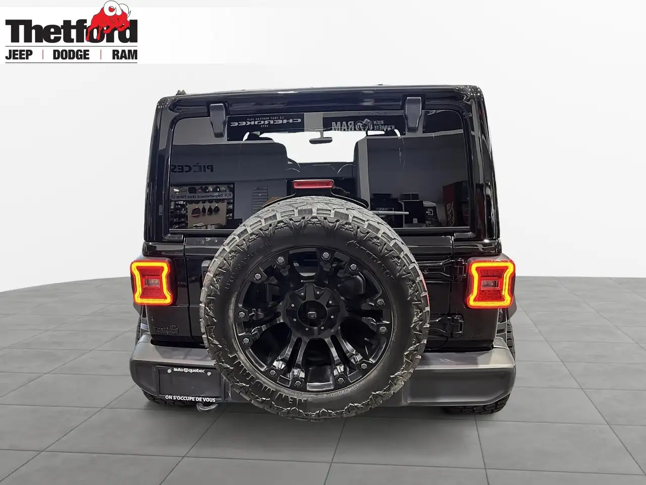 Jeep Wrangler снимка Jeep Wrangler