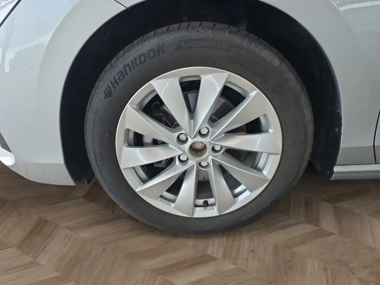 Skoda Superb Combi 2,0TDI DSG Navi/DCC/ACC/Kamera/Sitzhz., миниатюра 15