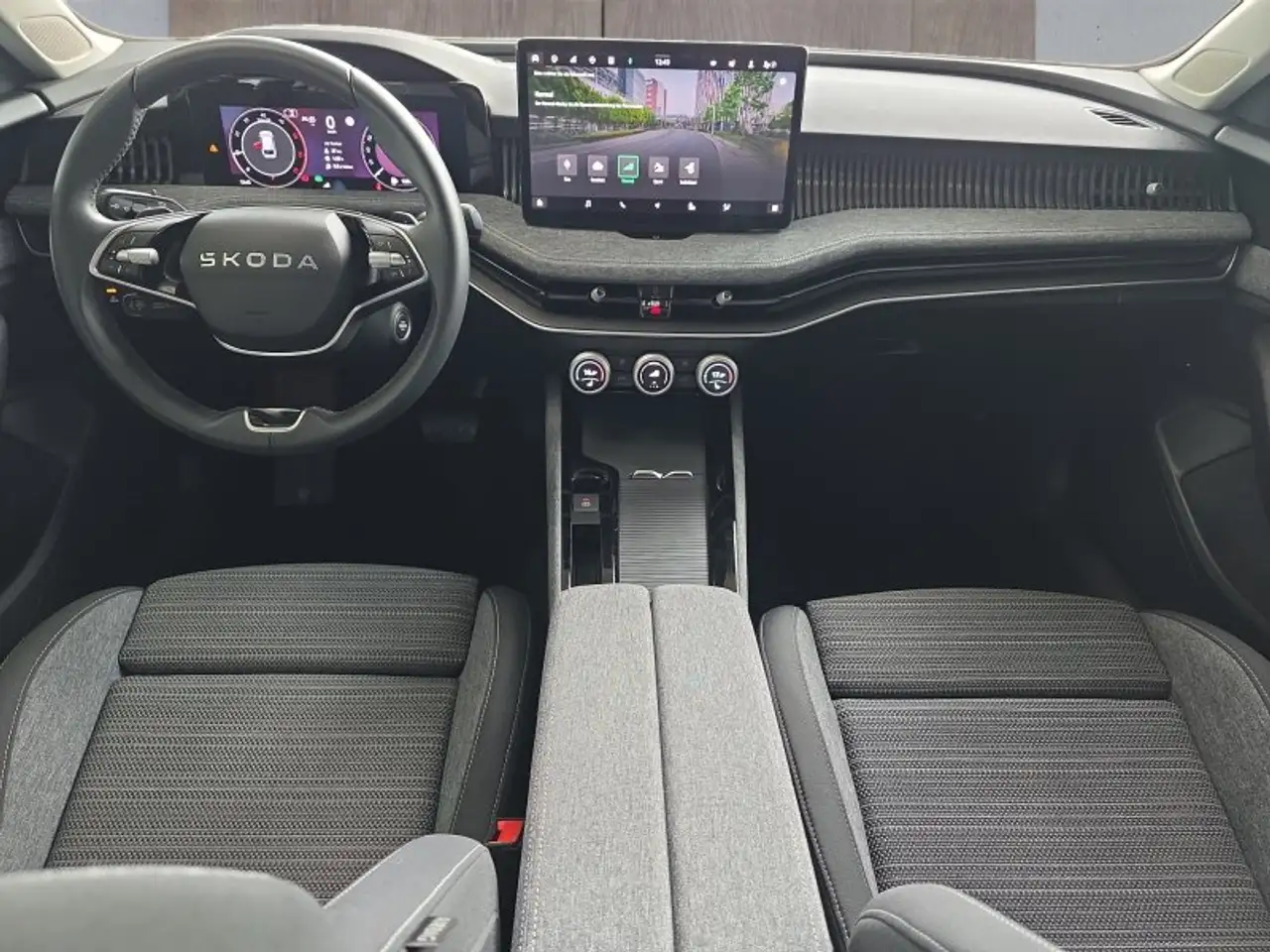 Skoda Superb Combi 2,0TDI DSG Navi/DCC/ACC/Kamera/Sitzhz., миниатюра 11