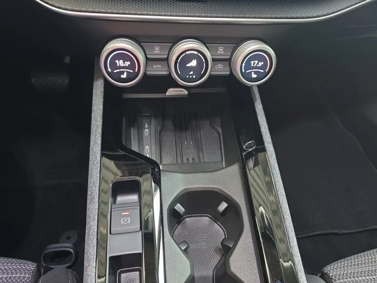 Skoda Superb Combi 2,0TDI DSG Navi/DCC/ACC/Kamera/Sitzhz., миниатюра 22