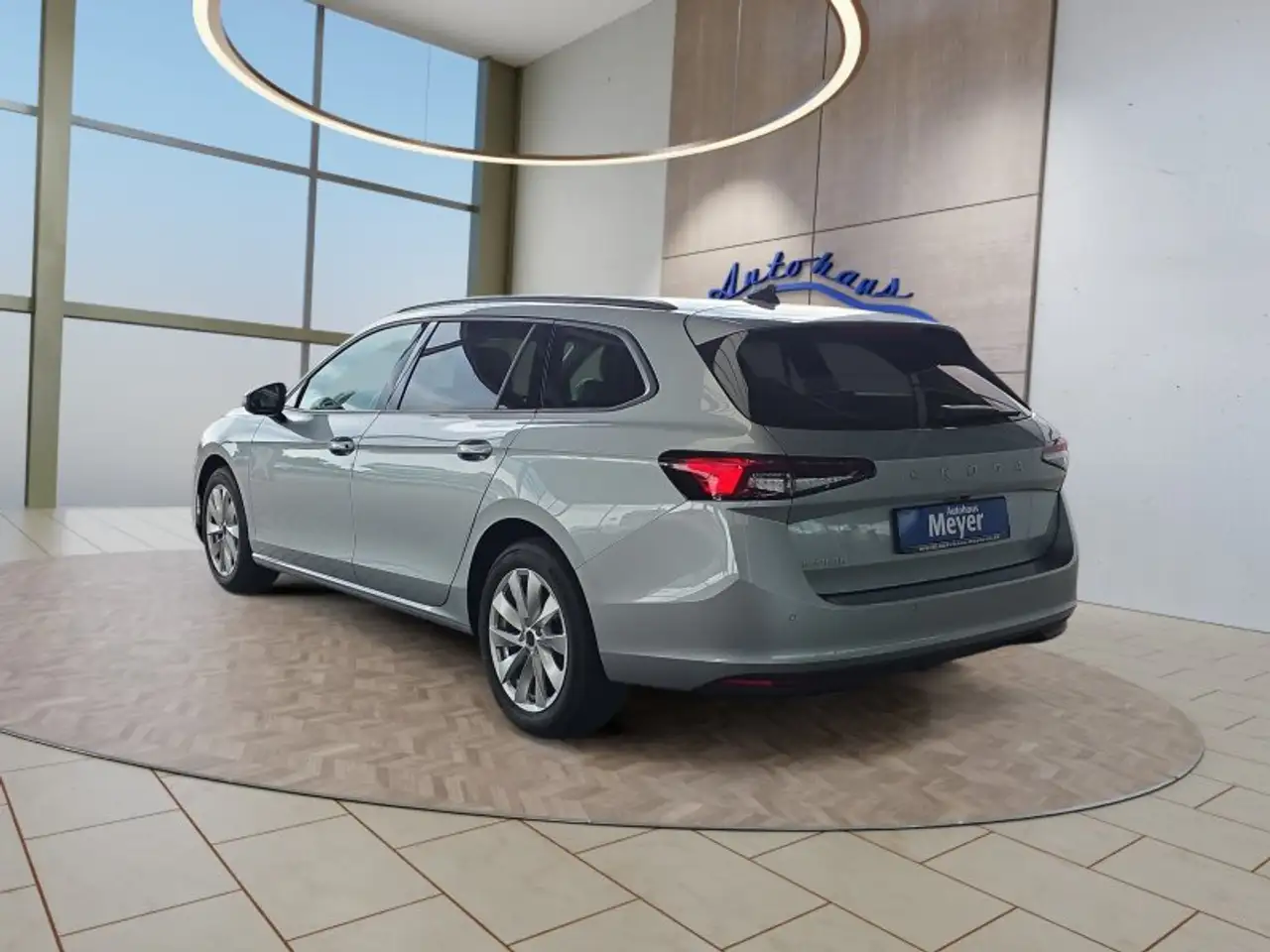 Skoda Superb Combi 2,0TDI DSG Navi/DCC/ACC/Kamera/Sitzhz., миниатюра 4