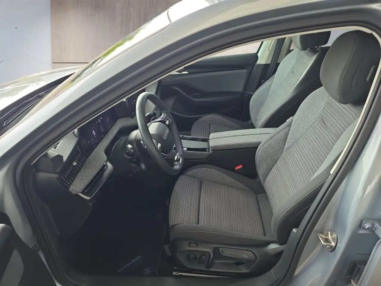 Skoda Superb Combi 2,0TDI DSG Navi/DCC/ACC/Kamera/Sitzhz., миниатюра 10