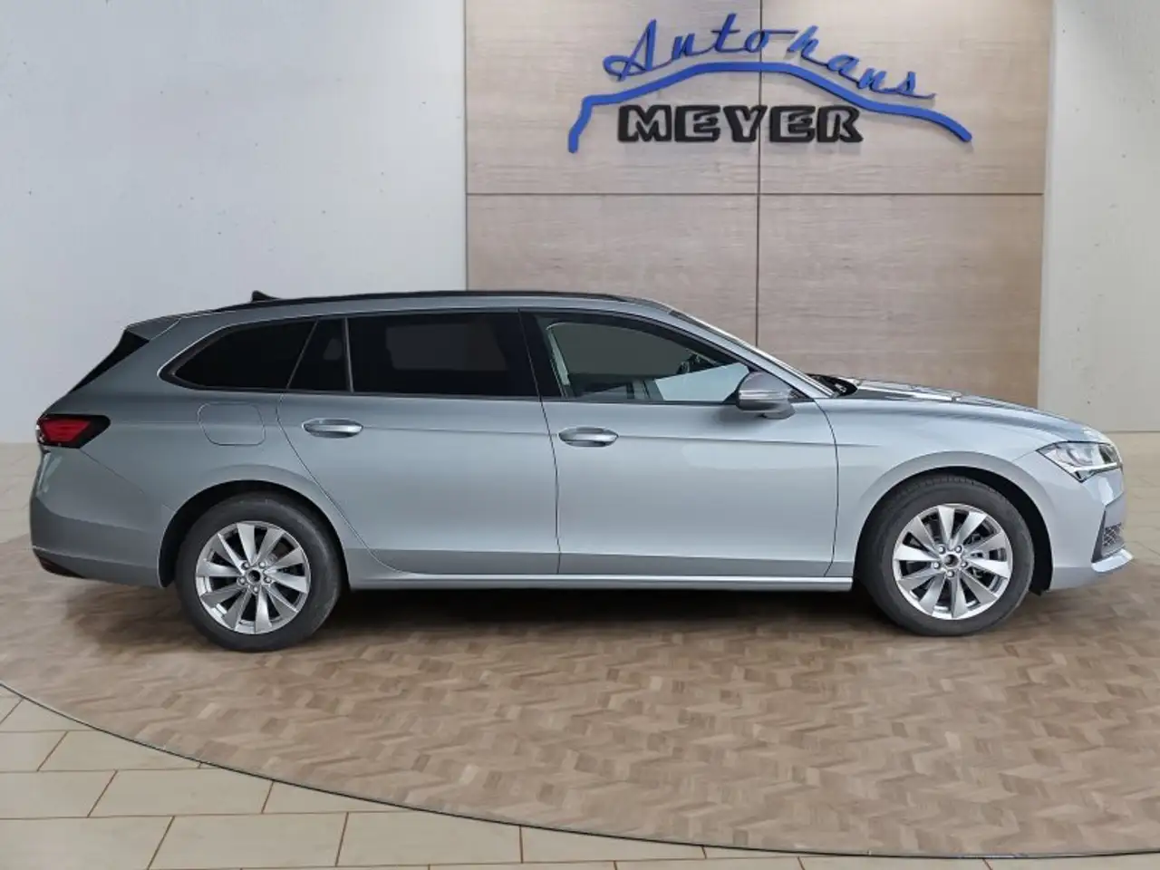 Skoda Superb Combi 2,0TDI DSG Navi/DCC/ACC/Kamera/Sitzhz., миниатюра 7