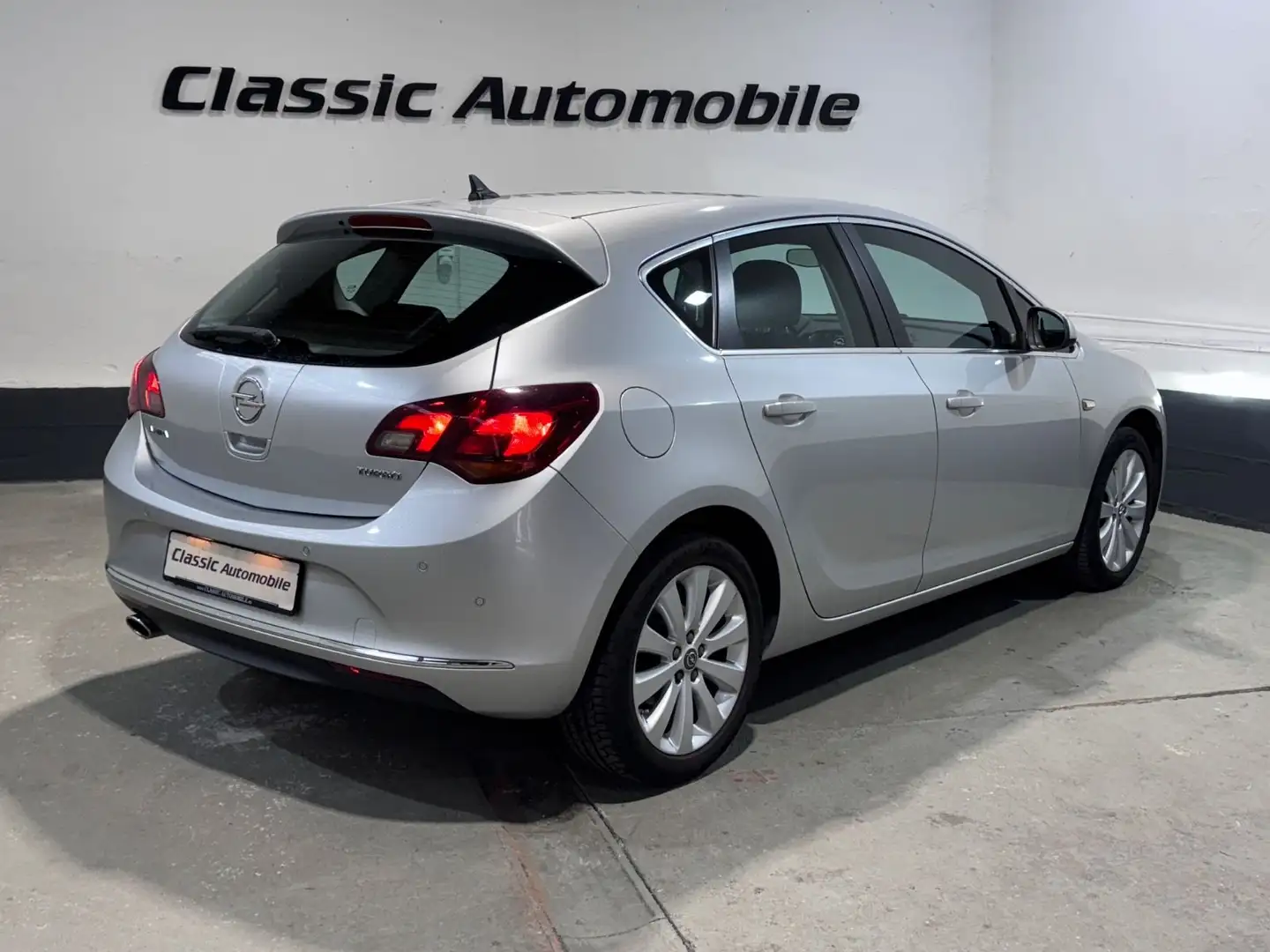 Opel Astra J Lim. 5-trg. Exklusiv *Navi* Silber - 2