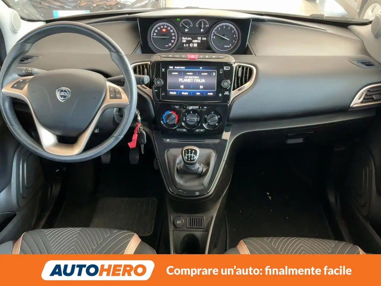 Lancia Ypsilon 2023 — фото 12