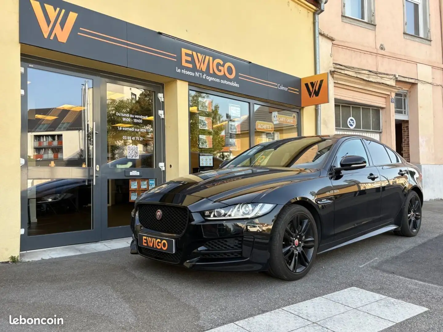 Jaguar XE 2.0 d180 180 r-sport bva sieges chauffants camera garantie 6 mois Noir - 1